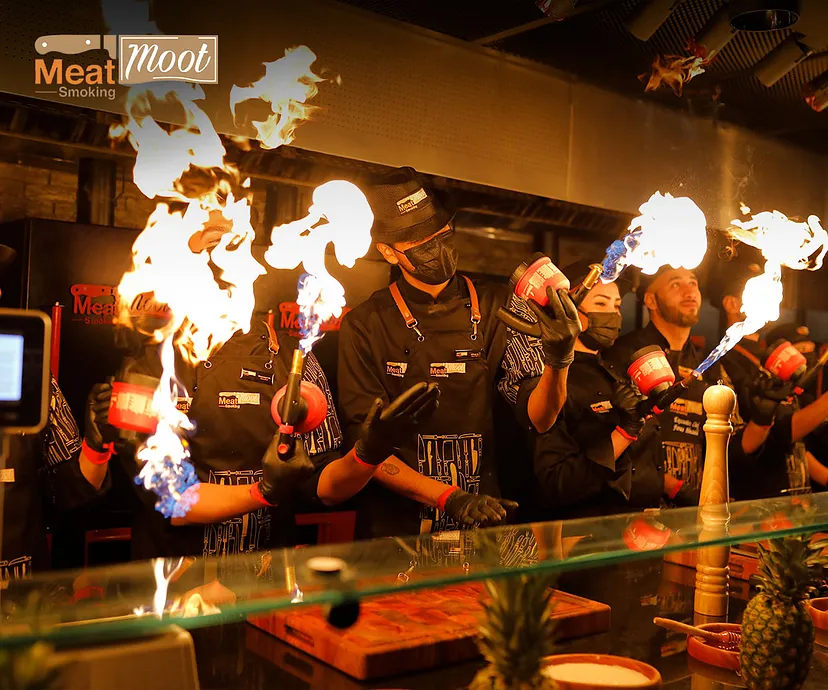 fire show at meet moot - عروض نار تخطف الأنفاس في ميت موت